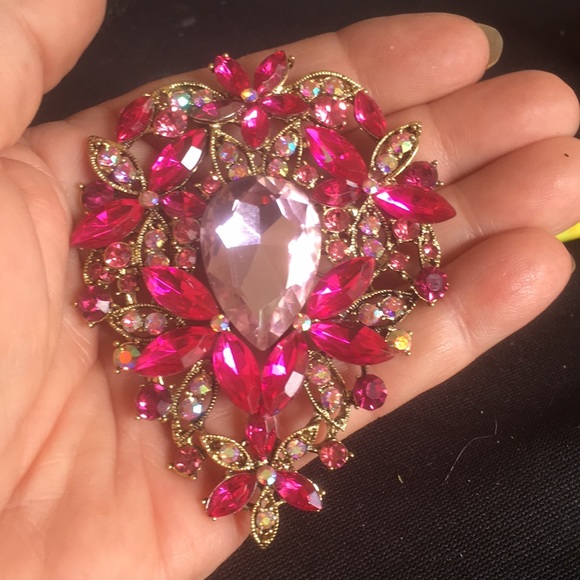 Vintage Rose 🌹 Beautiful Brooch - Picture 2 of 3